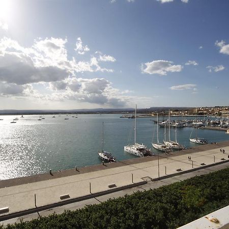 Ortigia Camere Con Vista Da Giulio B&B Syrakusa Exteriör bild