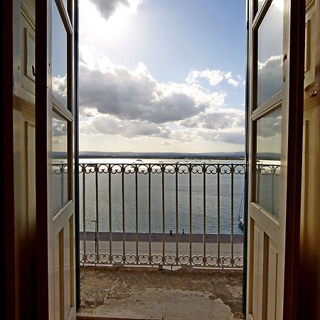 Ortigia Camere Con Vista Da Giulio B&B Syrakusa Exteriör bild