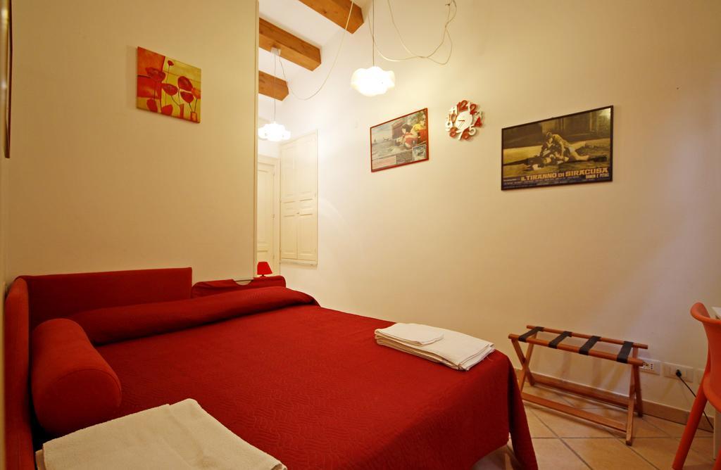 Ortigia Camere Con Vista Da Giulio B&B Syrakusa Exteriör bild