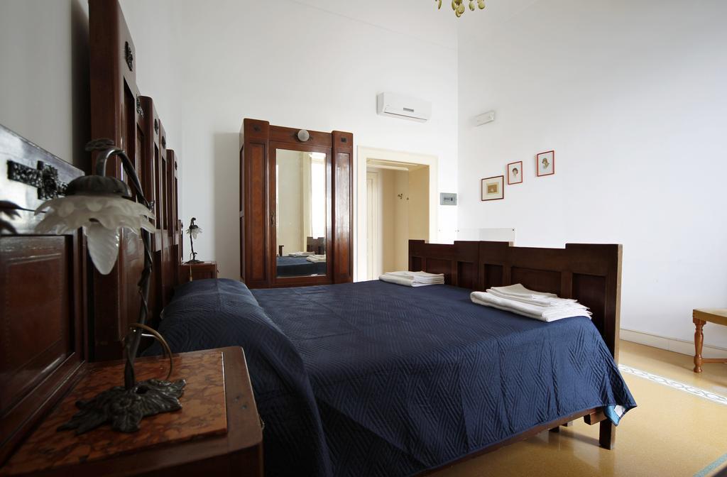 Ortigia Camere Con Vista Da Giulio B&B Syrakusa Exteriör bild