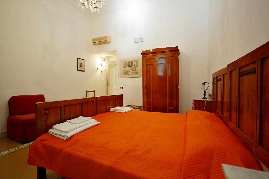 Ortigia Camere Con Vista Da Giulio B&B Syrakusa Exteriör bild