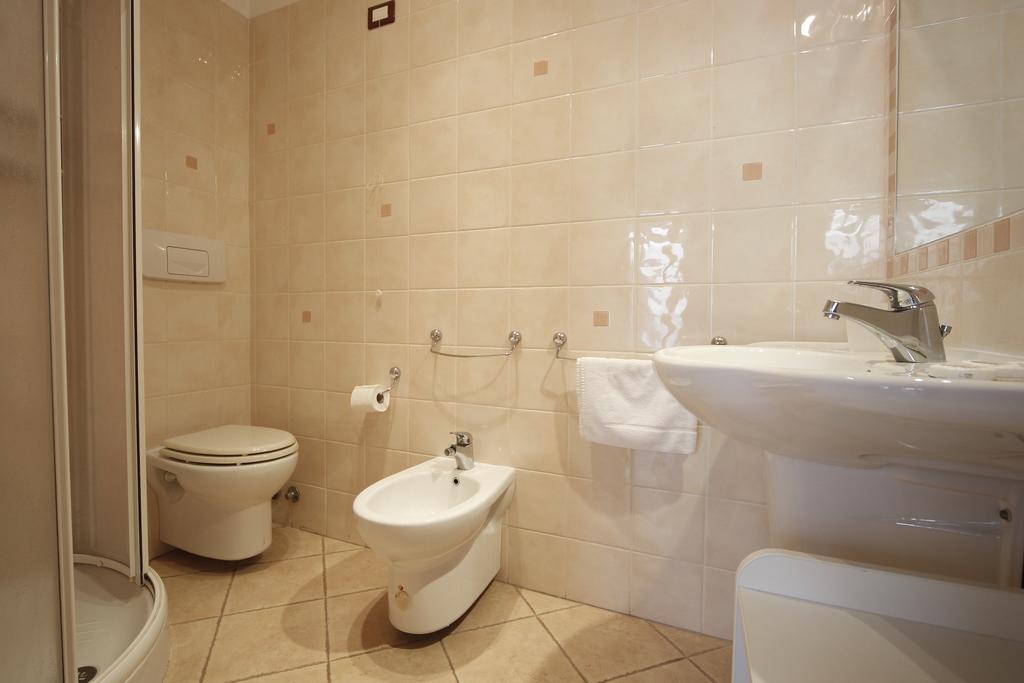 Ortigia Camere Con Vista Da Giulio B&B Syrakusa Exteriör bild