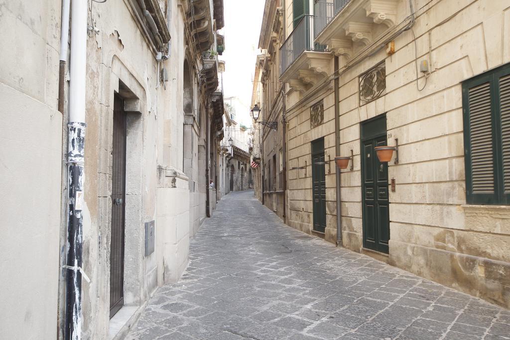 Ortigia Camere Con Vista Da Giulio B&B Syrakusa Exteriör bild