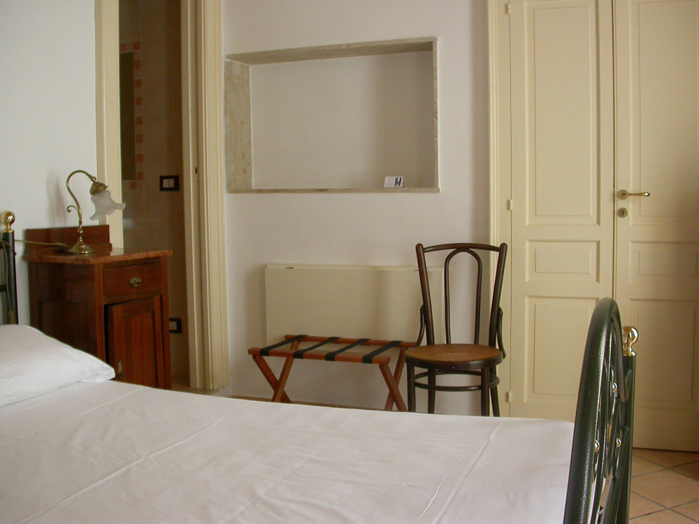 Ortigia Camere Con Vista Da Giulio B&B Syrakusa Exteriör bild